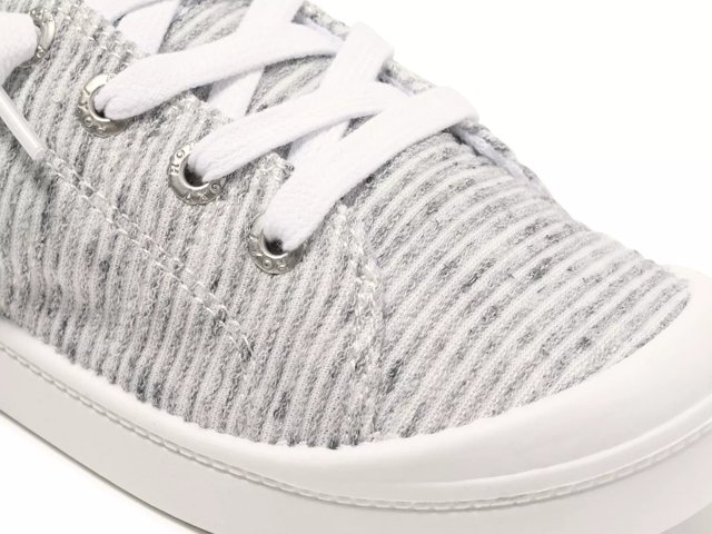 American eagle on sale women's skylar sneaker
