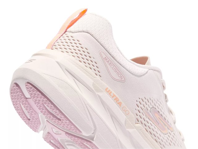 Pale pink skechers sales