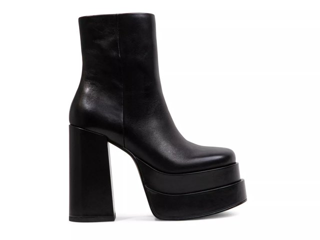 steve madden cobra platform boot