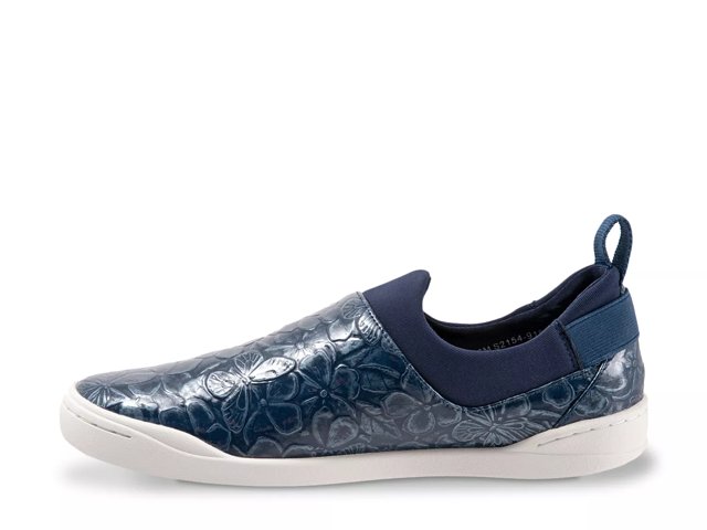 Maya sneaker 2025