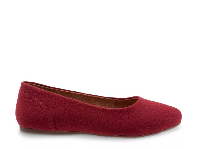 Red flats discount shoes dsw