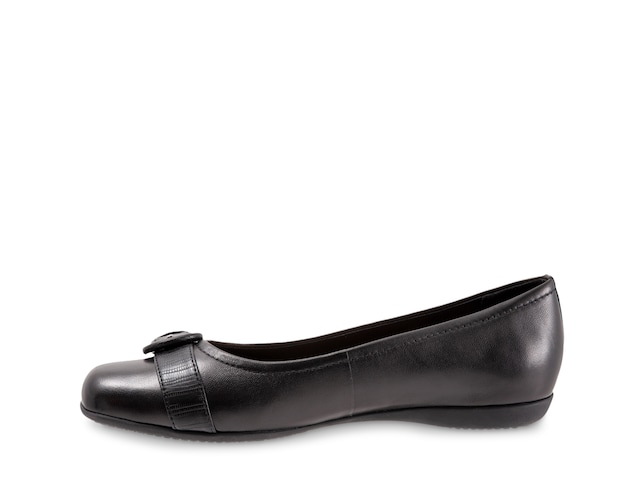 Trotters Sylvia Flat - Free Shipping | DSW