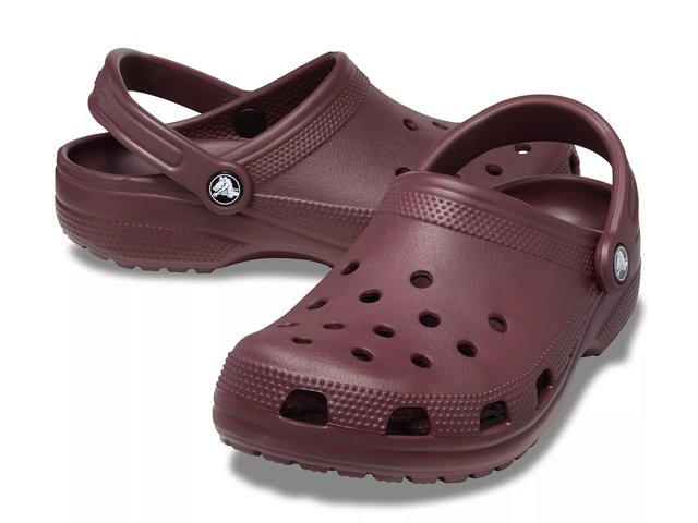 Crocs burgundy 2025