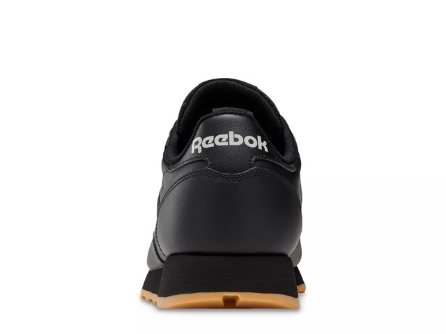 Reebok classic leather trainers in black leather 2025