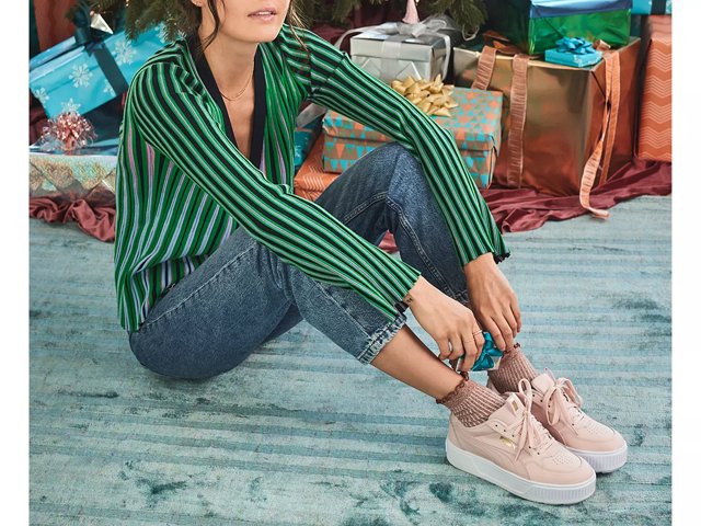 Teal puma sneakers top