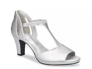 Dsw dress 2024 shoes silver