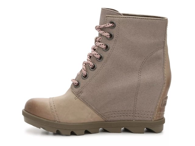 Dsw sorel wedge top