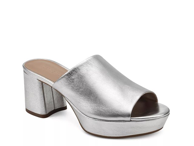 Aerosoles going out of business 2025
