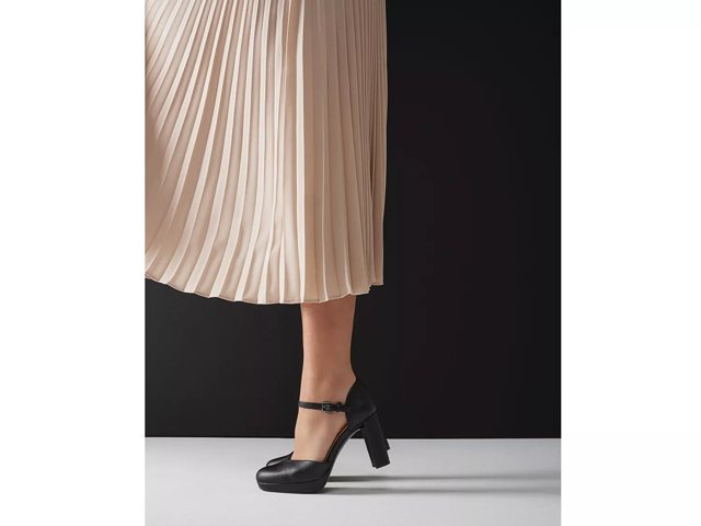 Naturalizer Bandele Mary Jane Platform Pump