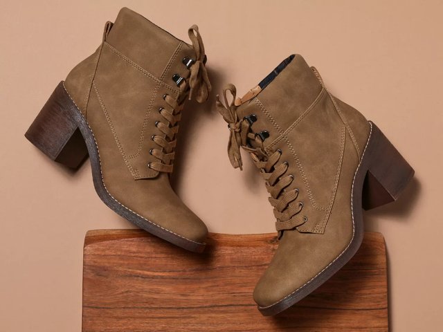 Dsw crown online vintage booties