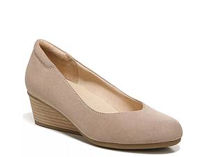 Tan sales pumps dsw