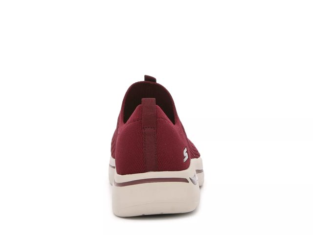 Skechers go walk 5 best sale burgundy