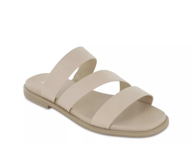 Mia sandals 2025 dsw