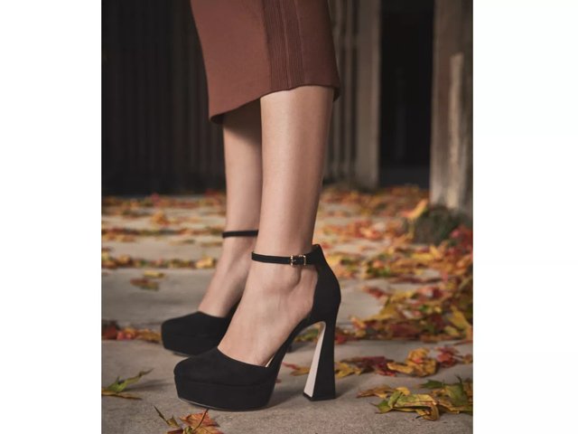 jessica simpson platform boots