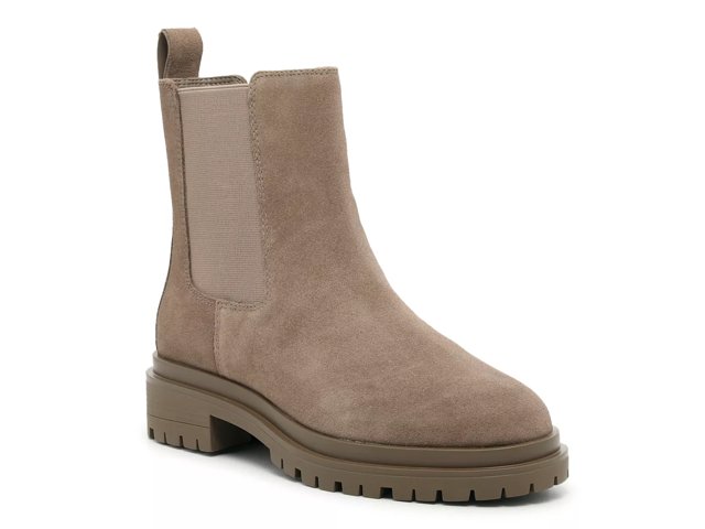 Corinne chelsea boot 2025