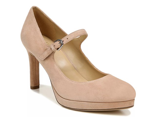 Naturalizer beige pumps top