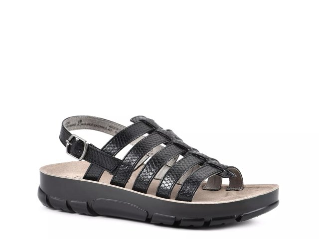 Dsw cliffs by outlet white mountain