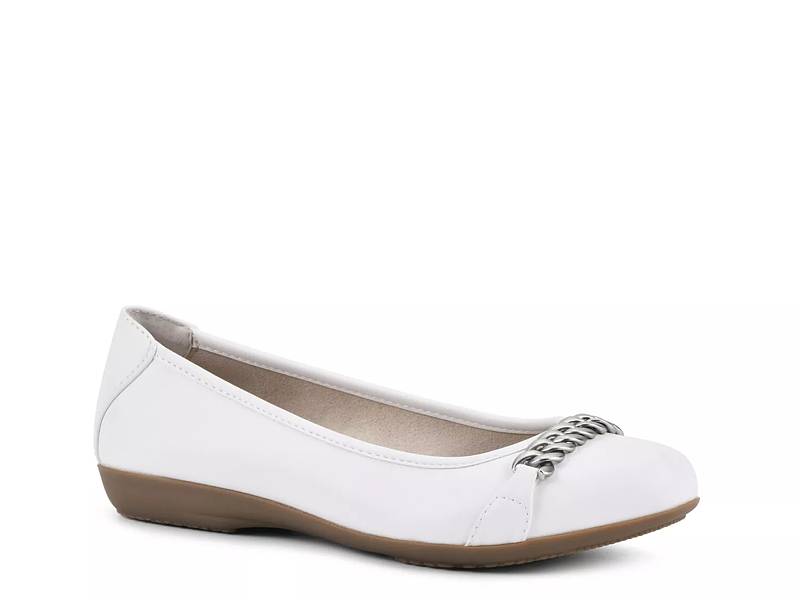 Shop Women s White Wide Flats DSW