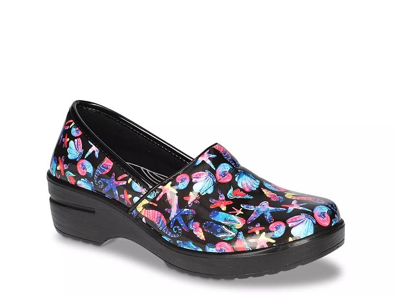 Shop Women s Slip Resistant Shoes DSW