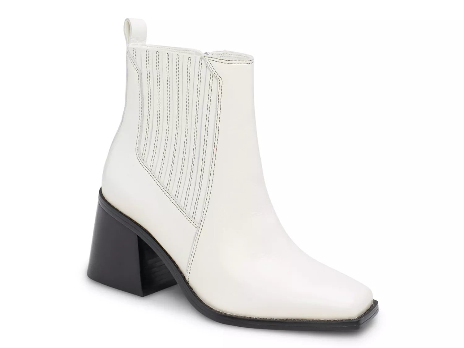 VENICEW ボブテイル　シューズ Vince Camuto Winchell Bootie - Free Shipping | DSW