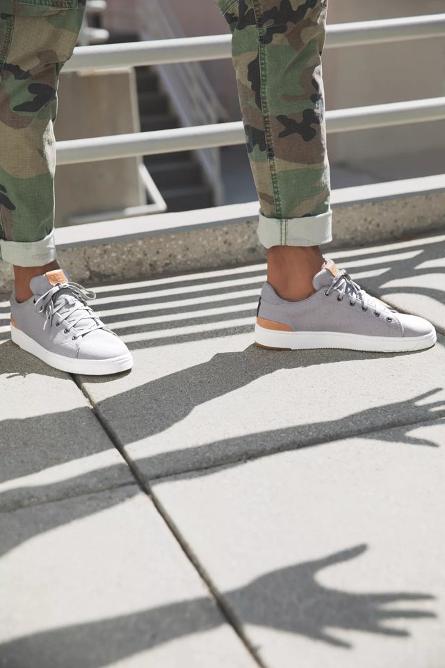 Toms trvl store