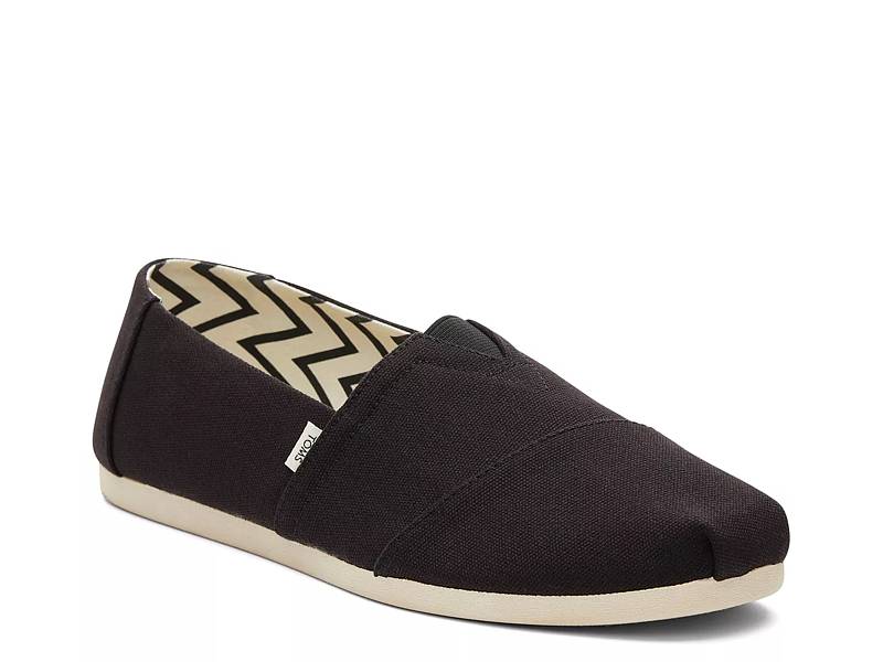 Toms black clearance canvas slip ons