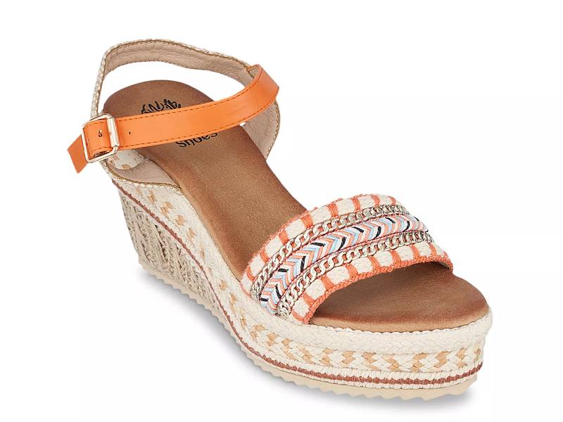 Miki peep 2025 toe wedge