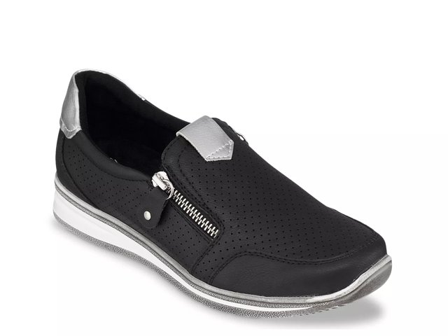 Sixty Sneaker