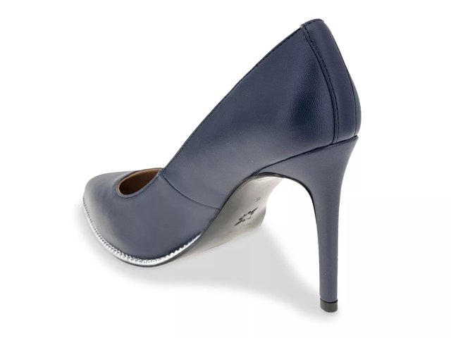 BCBGeneration Harlia Pump