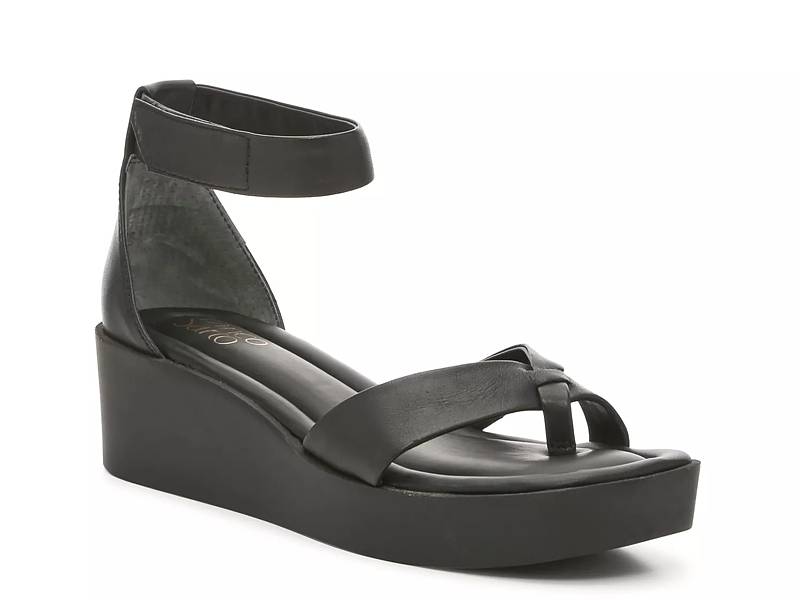 White mountain black wedge on sale sandals