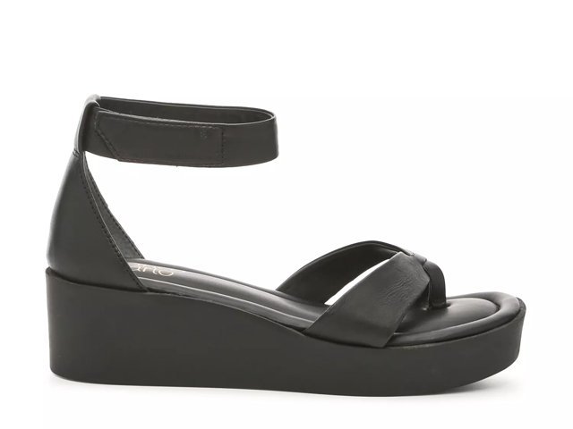 Franco sarto black wedge sandals 2025