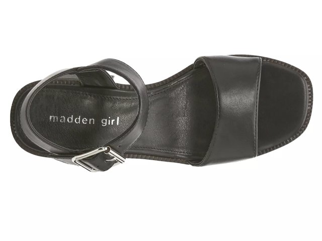Madden girl sales black platform sandals
