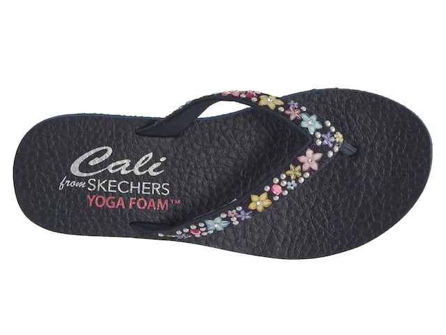 Skechers yoga foam flip flop women's size 8 black sandal wedge
