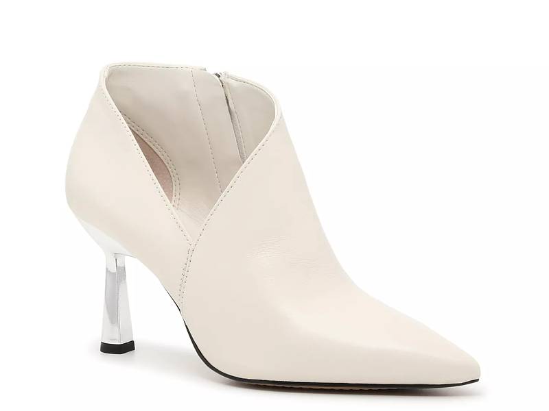 Vince shop white booties