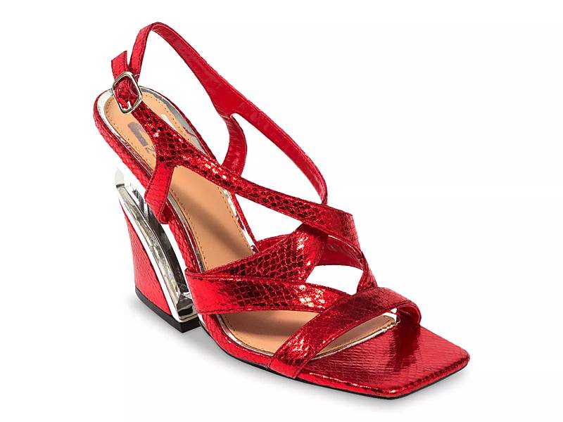 Steve Madden Riveting Sandal - Free Shipping | DSW