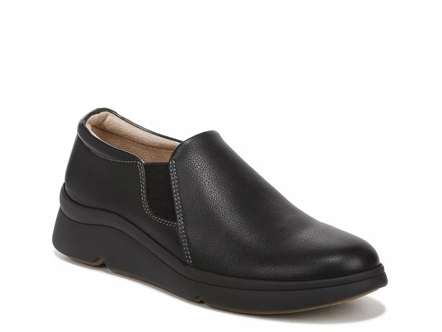 Dsw womens best sale shoes naturalizer