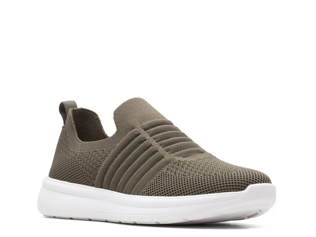 Clarks Cloudsteppers Ezera Walk Slip On Sneaker