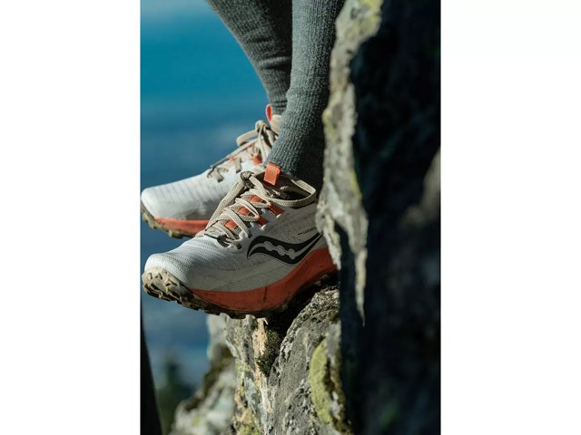 Women's peregrine 10 online