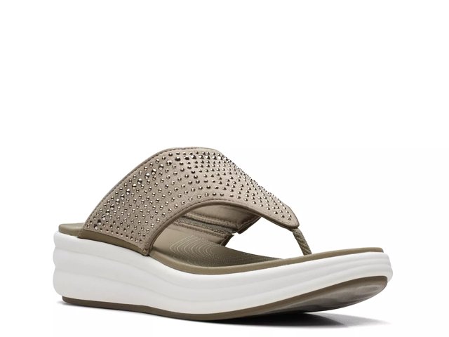 Skechers cloudsteppers sandals best sale