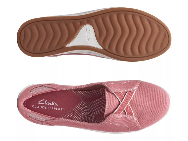 Clarks Cloudsteppers Breeze Skip Slip On