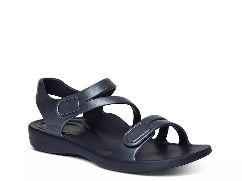 人気ブランド★ 2020SS新作!! ♪Minnetonka♪ Silverbay Minnetonka Silverbay Sandal - Free Shipping | DSW