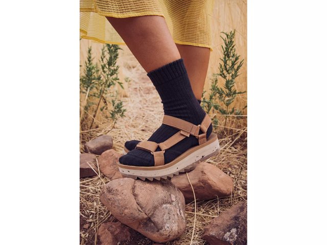 Teva ceres flatform sandal top