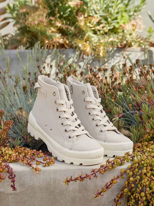 Blowfish boots new arrivals size 6