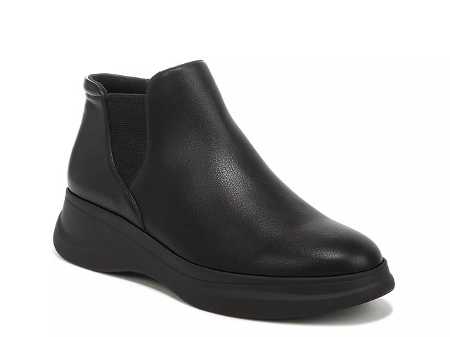 Naturalizer Genn Swerve Bootie