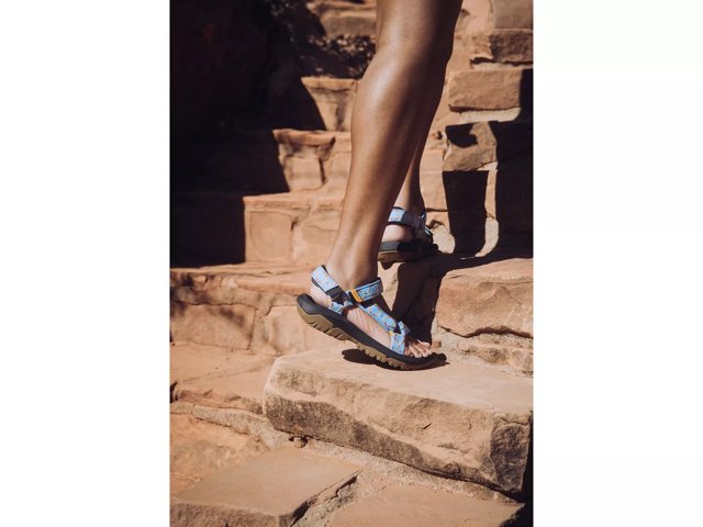 Teva sandals dsw outlet