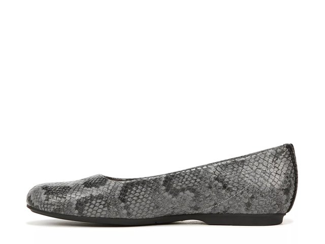 Dsw hot sale snakeskin flats