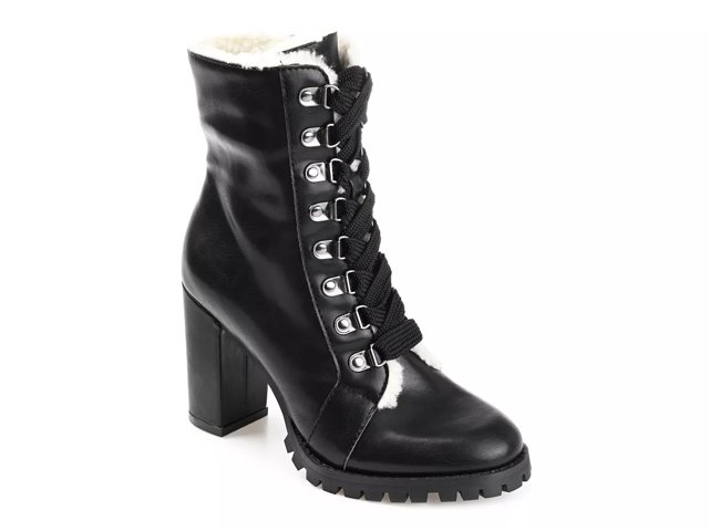 Journee collection link top bootie