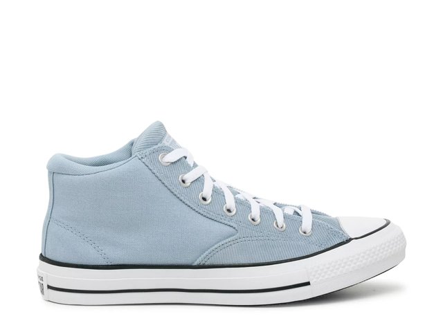 Does dsw store sell converse