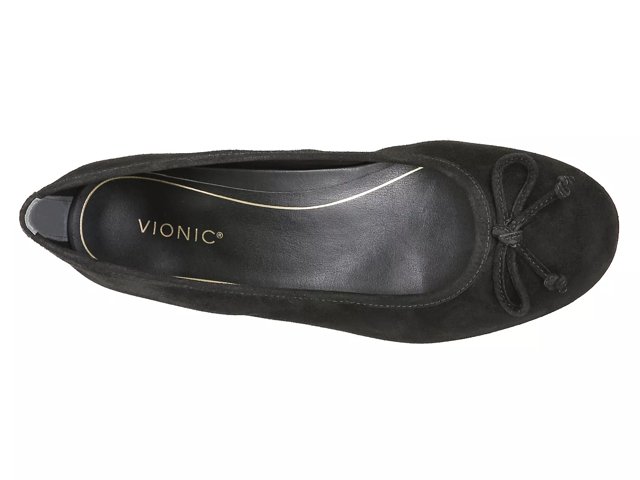 Vionic black flats discount