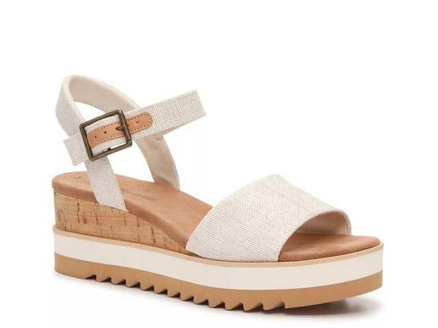 Closed toe wedges dsw top